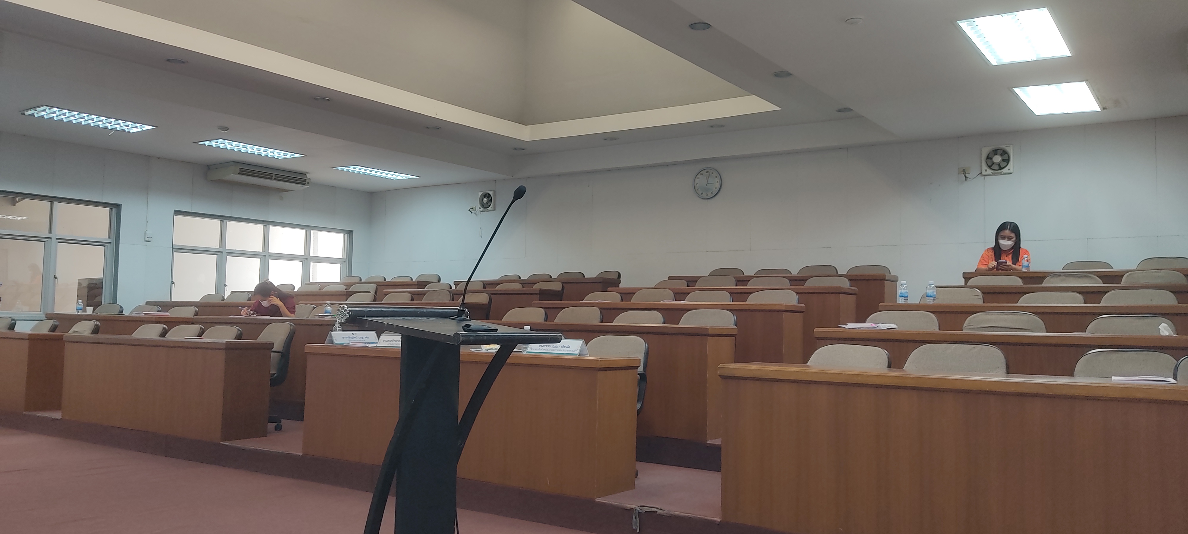อาคารเฉลิมพระเกียรติฯ ห้องประชุม 2 ชั้น 2 
