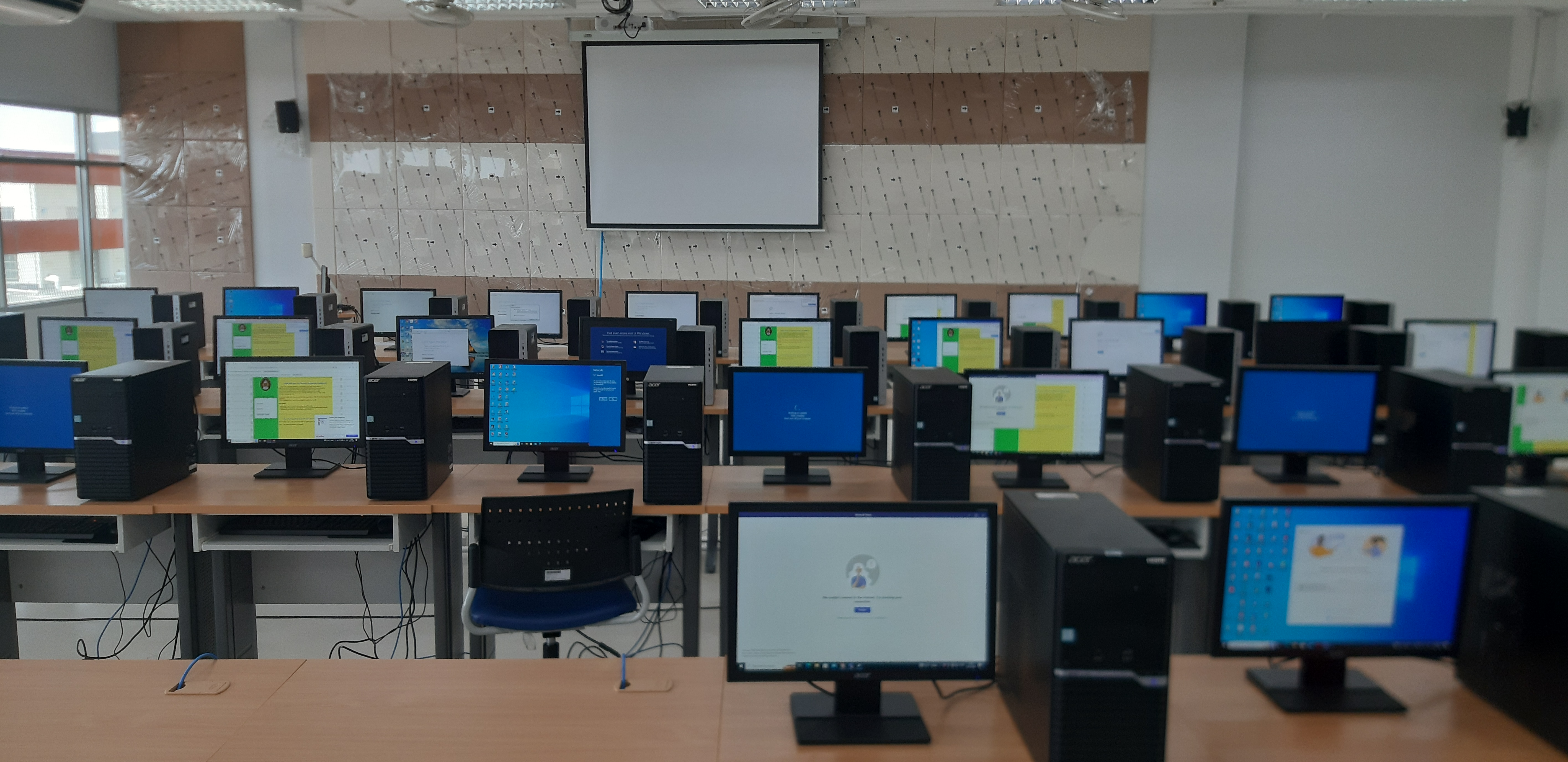 LAB Com ADM403