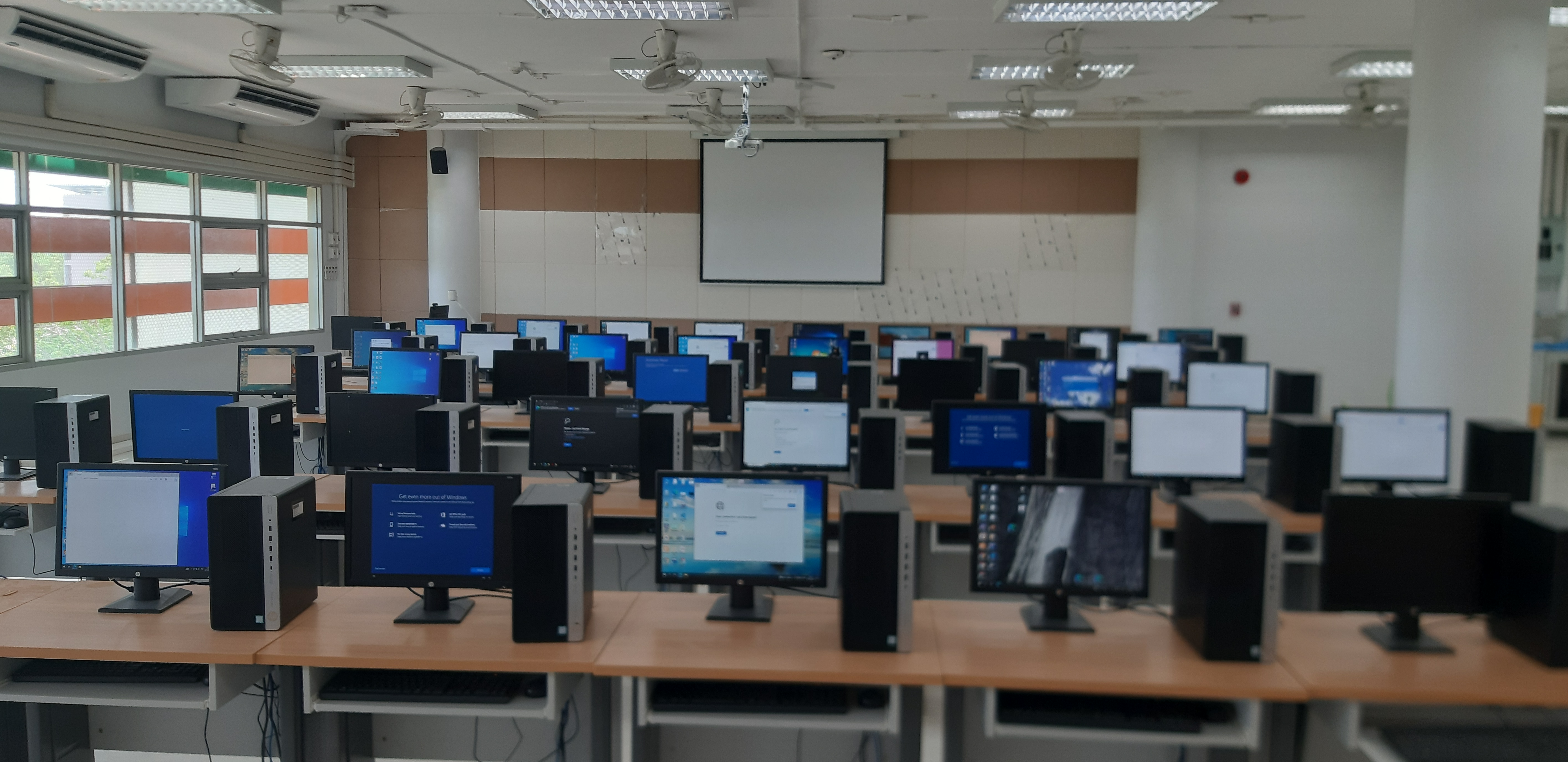 LAB Com ADM402